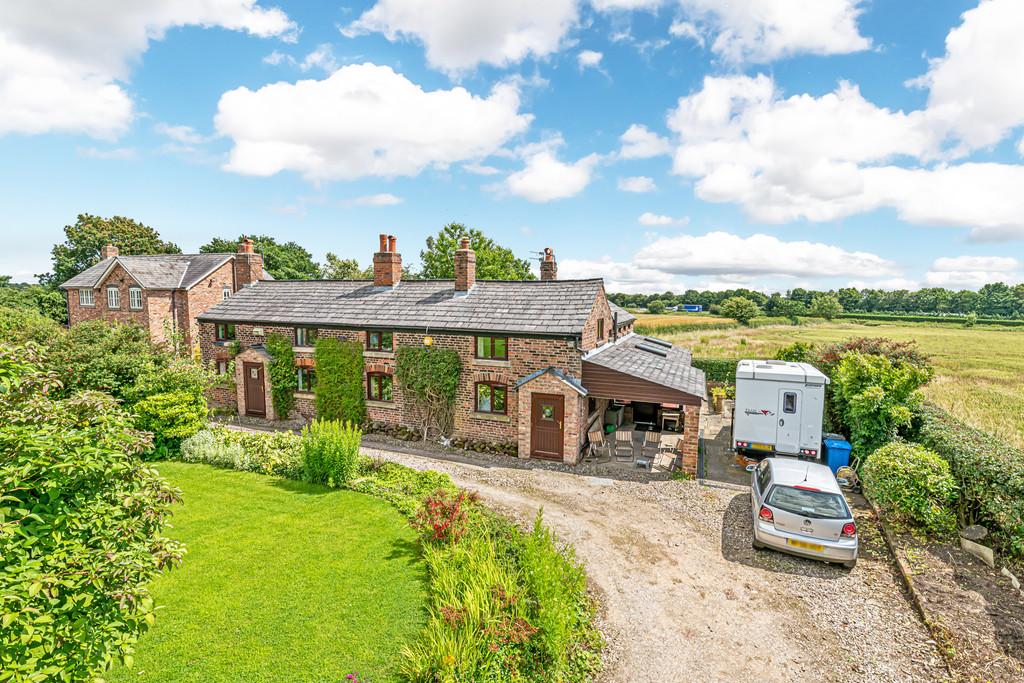 Hatton Lane, Hatton 3 bed semidetached house for sale £450,000