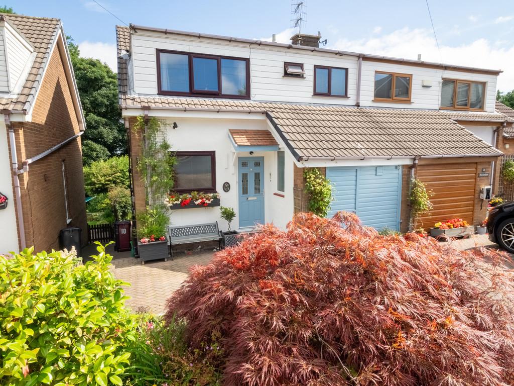 Woodlands Grove, Sunnyhurst Darwen 3 bed semidetached house £275,000
