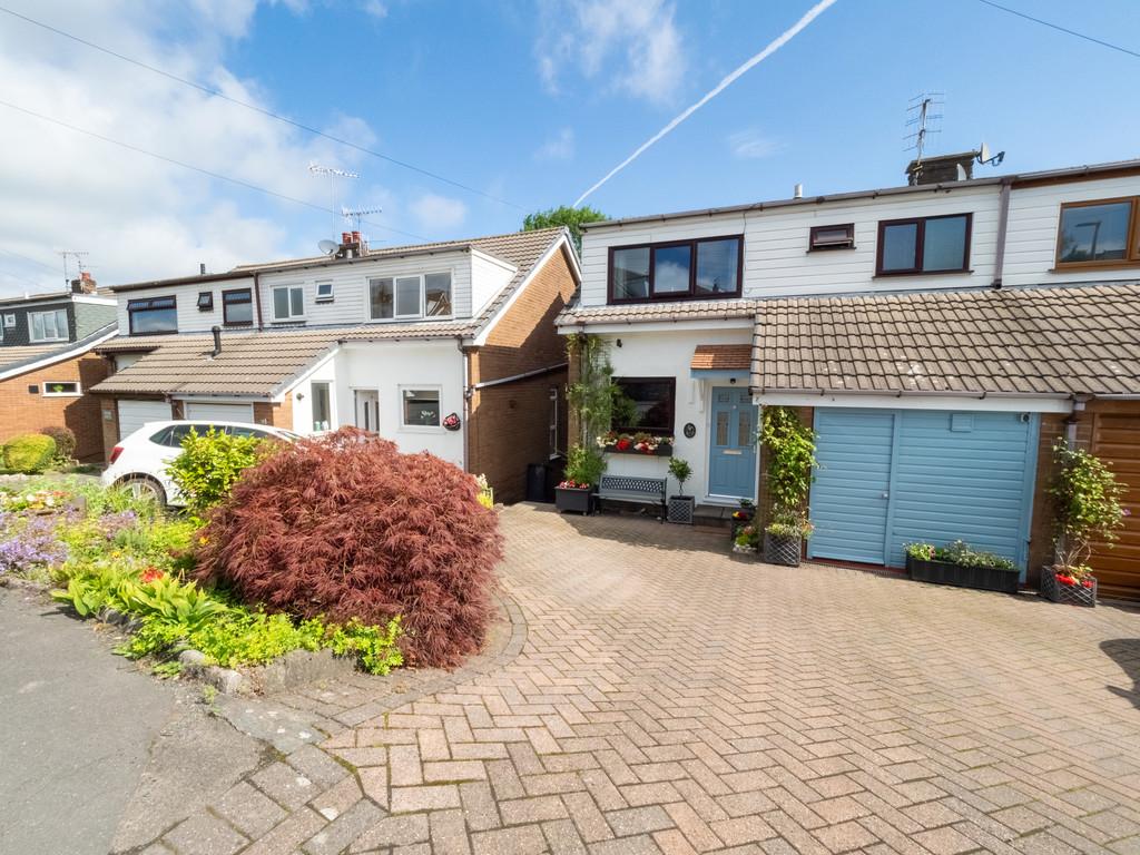 Woodlands Grove, Sunnyhurst Darwen 3 bed semidetached house £275,000