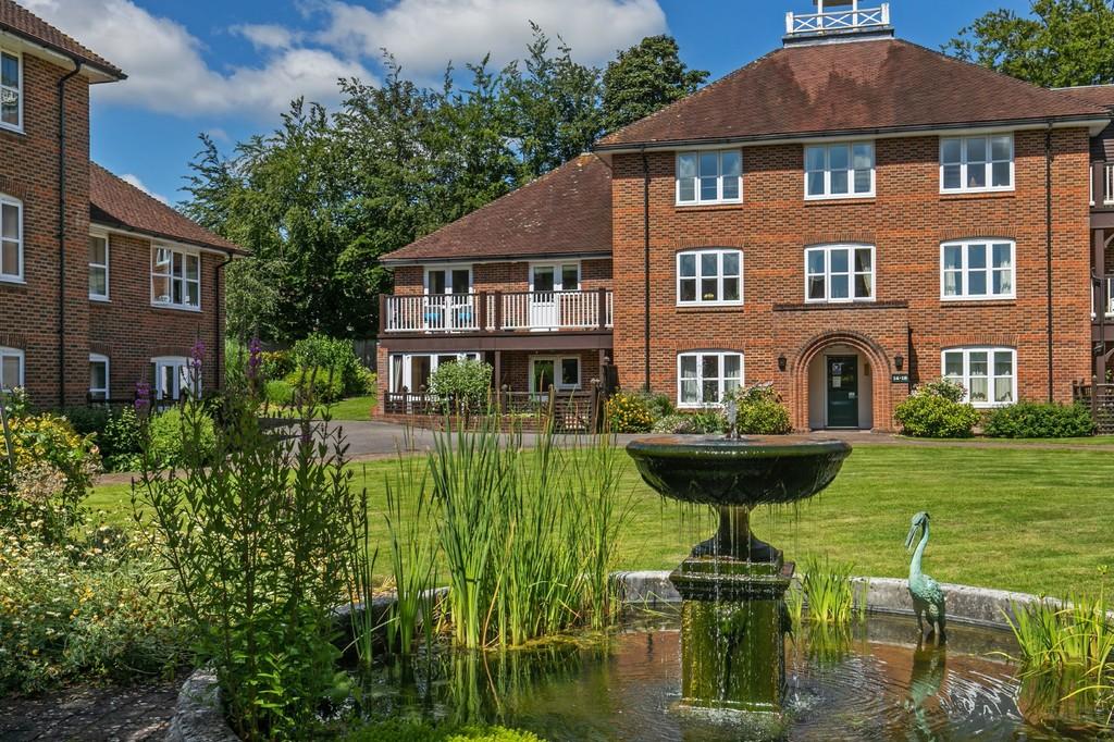 Wyke Mark, Dean Lane, Winchester, SO22 2 bed apartment £425,000