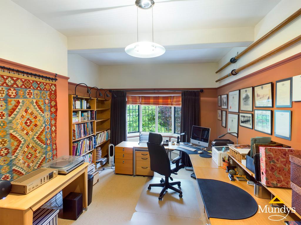 Study/bedroom 4