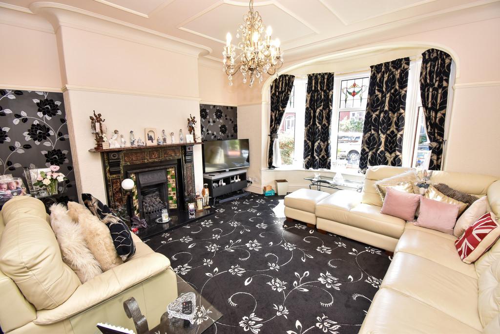 Longton Road, Blackpool, FY1 4HW 4 bed semidetached house £185,000
