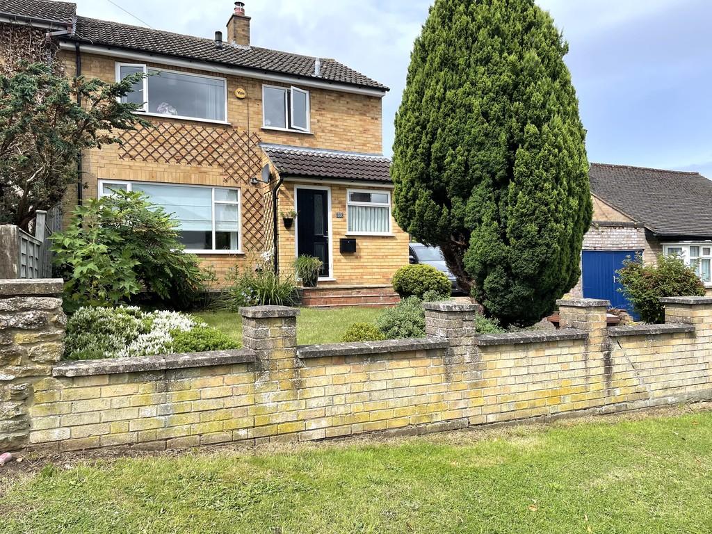 Orchard Street, Daventry, Northamptonshire 3 bed semidetached house