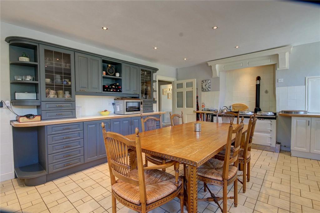Kitchen/Breakfast 1