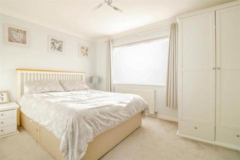 6 Landermere, Basildon, SS14 2DL