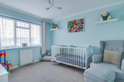 6 Landermere, Basildon, SS14 2DL