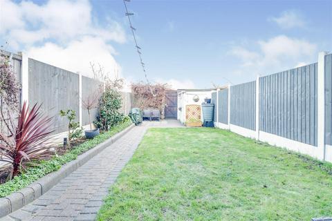 6 Landermere, Basildon, SS14 2DL