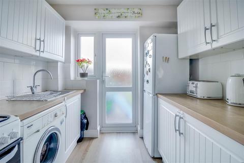 6 Landermere, Basildon, SS14 2DL