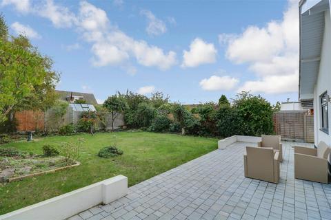 2 bedroom detached bungalow for sale, Rodbridge Drive, Southend-on-sea, SS1