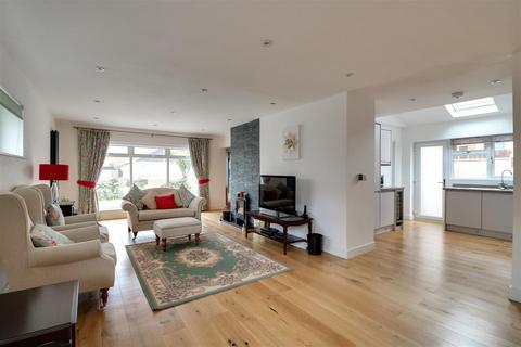 18 Rodbridge Drive, Southend-on-sea, SS1 3DF