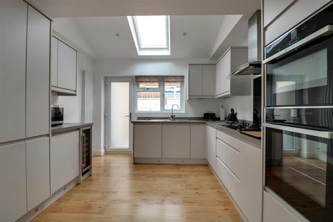 18 Rodbridge Drive, Southend-on-sea, SS1 3DF