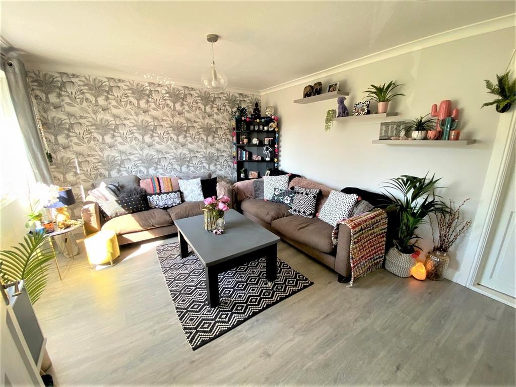 Broughton Close, Taunton, Somerset 4 bed semidetached house £295,000