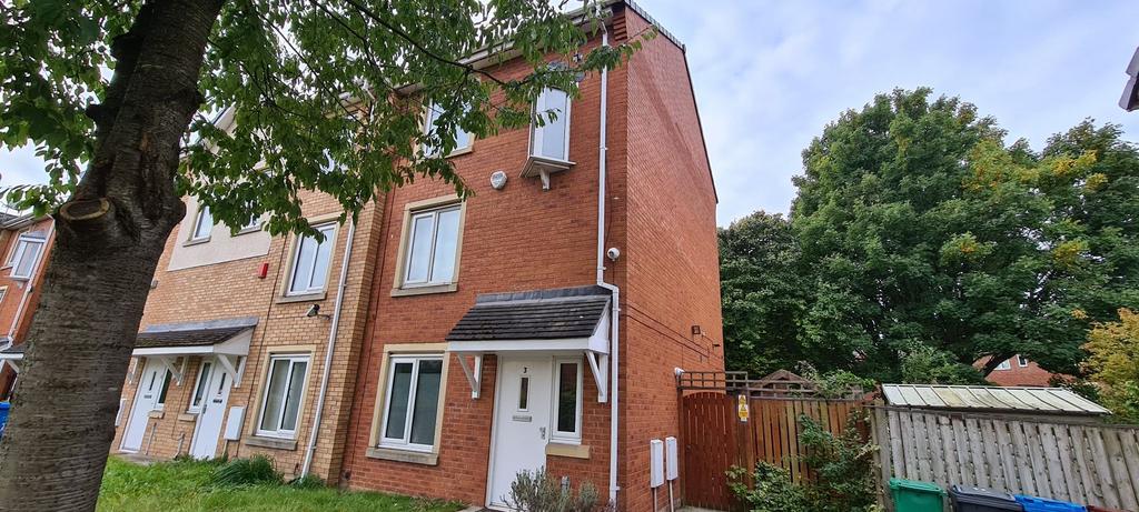 4 bed 3 Bathroom