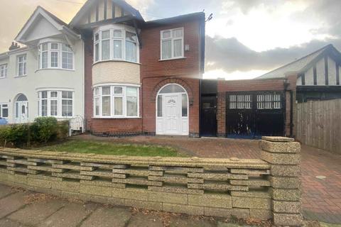 3 bedroom semi-detached house to rent, Rowley Fields