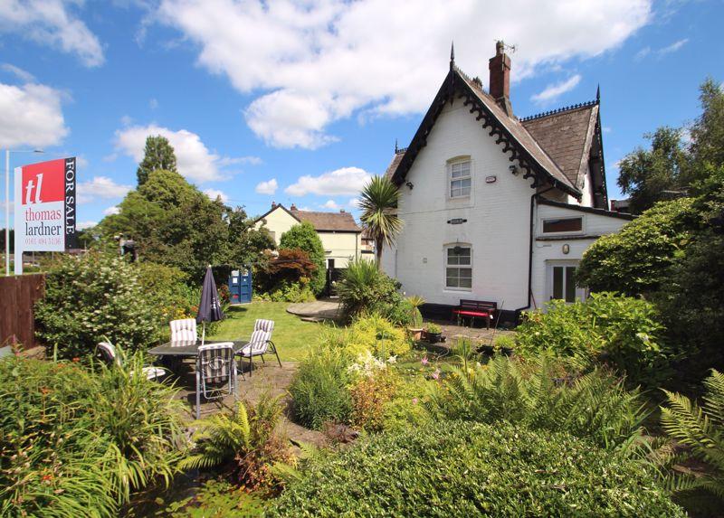 Stockport Road East, Bredbury. 3 bed detached house £350,000