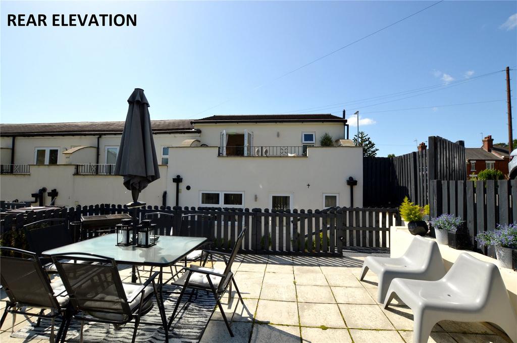 Valley Road, Pudsey, West Yorkshire 3 bed terraced house £235,000