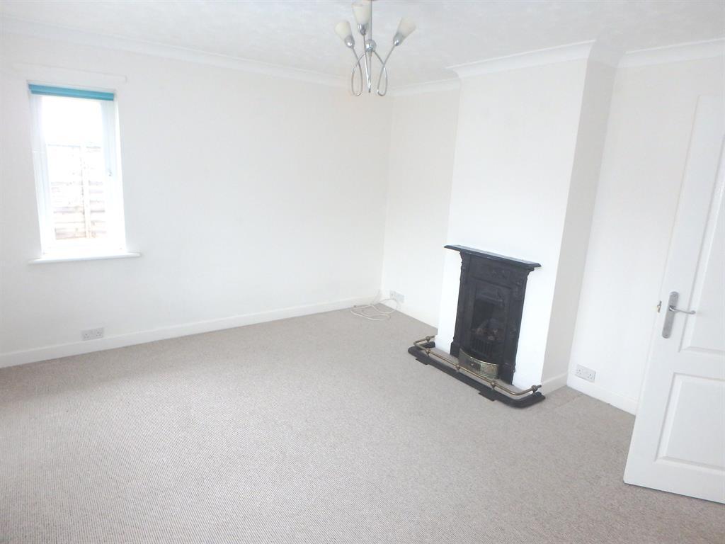 Milton Grove, New Milton, BH25 6HB 3 bed detached house £1,650 pcm (£