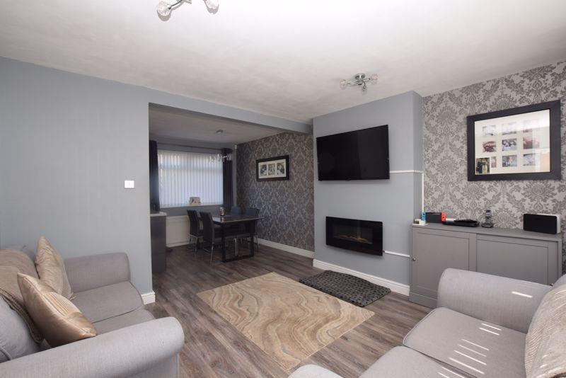 Harrow Drive, Runcorn 2 bed semidetached house £160,000