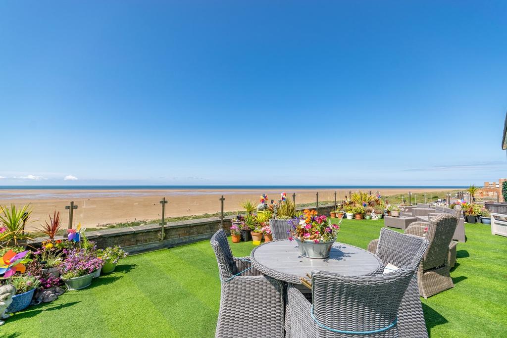 1416 North Promenade, St Annes, Lytham St. Annes, FY8 3 bed penthouse