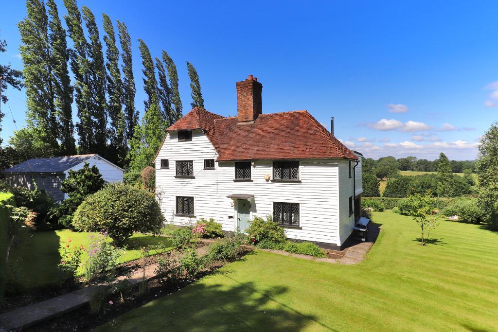 Water Lane, Hawkhurst, Kent, TN18 5DE 5 bed detached house £1,295,000