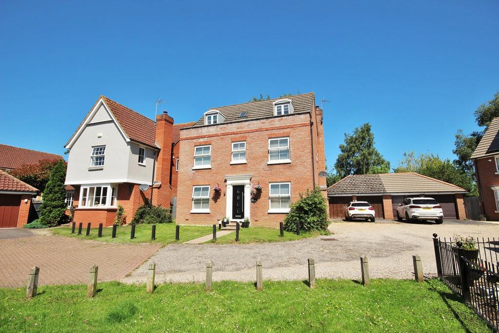 Church Meadows, Bocking, Braintree, CM7 5 bed detached house £525,000