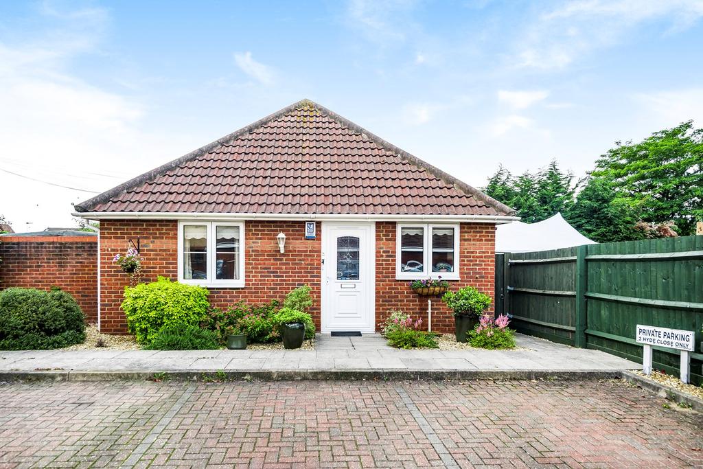 Hyde Close, SHEFFORD, SG17 2 bed detached bungalow £325,000