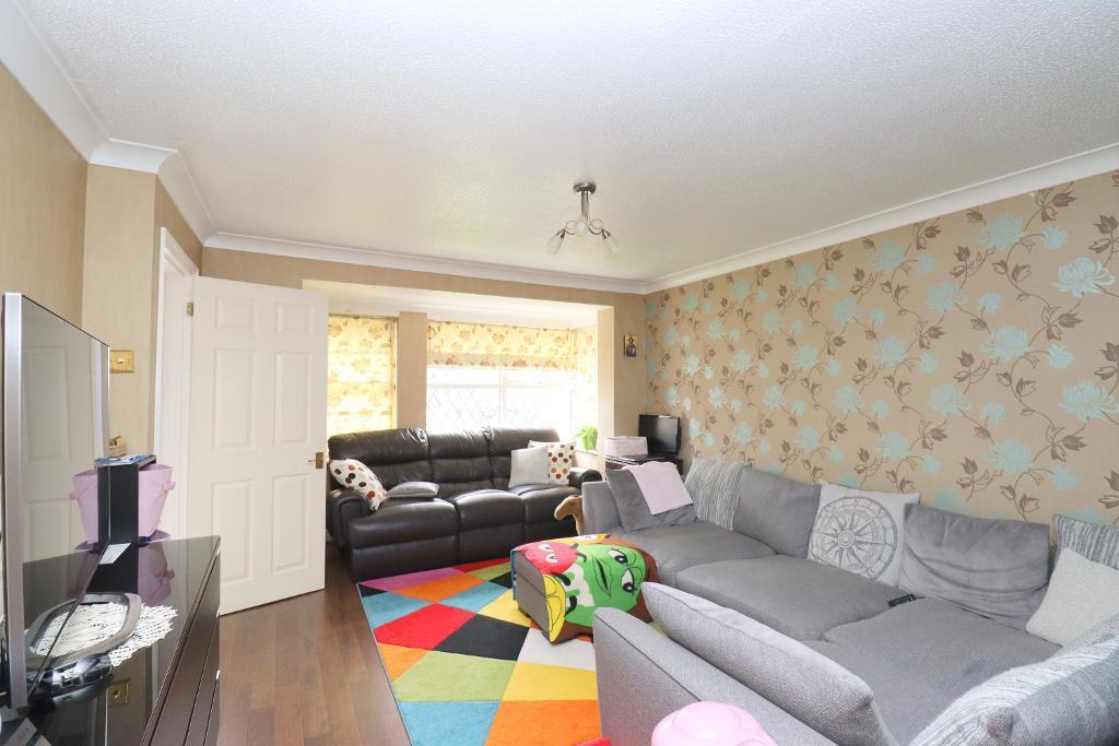 Canterbury Road, Flitwick, Bedfordshire, MK45 1TY 3 bed detached house