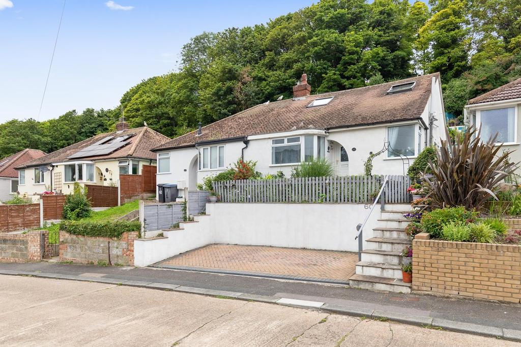 Queens Avenue, Elms Vale, Dover, CT17 3 bed chalet £275,000