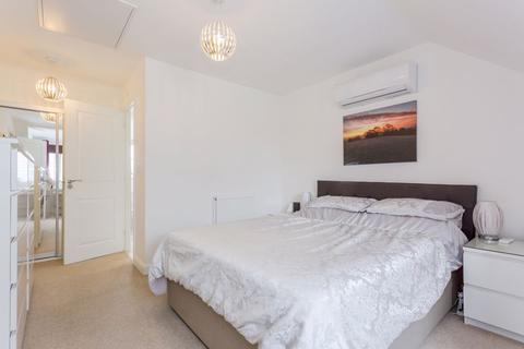 17 Bobbins Way, Buckingham, MK18 7SA
