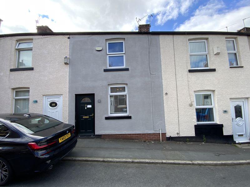 Fountain Street, Godley, Hyde, SK14 2 bed terraced house £160,000