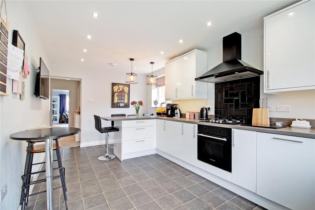 CozensHardy Road, Sprowston, Norwich, Norfolk, NR7 4 bed semidetached