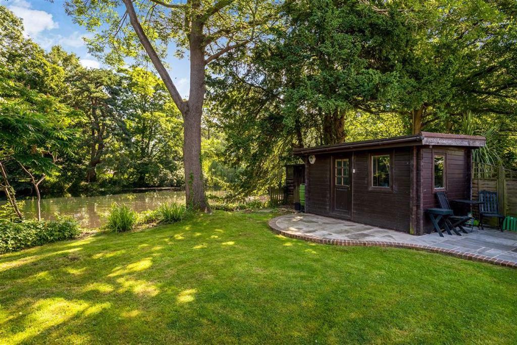 Robyns Way, Sevenoaks, TN13 4 bed semidetached house £850,000