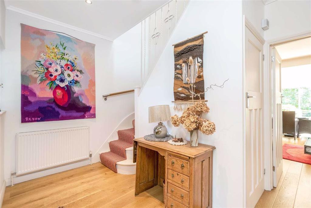 Robyns Way, Sevenoaks, TN13 4 bed semidetached house £850,000