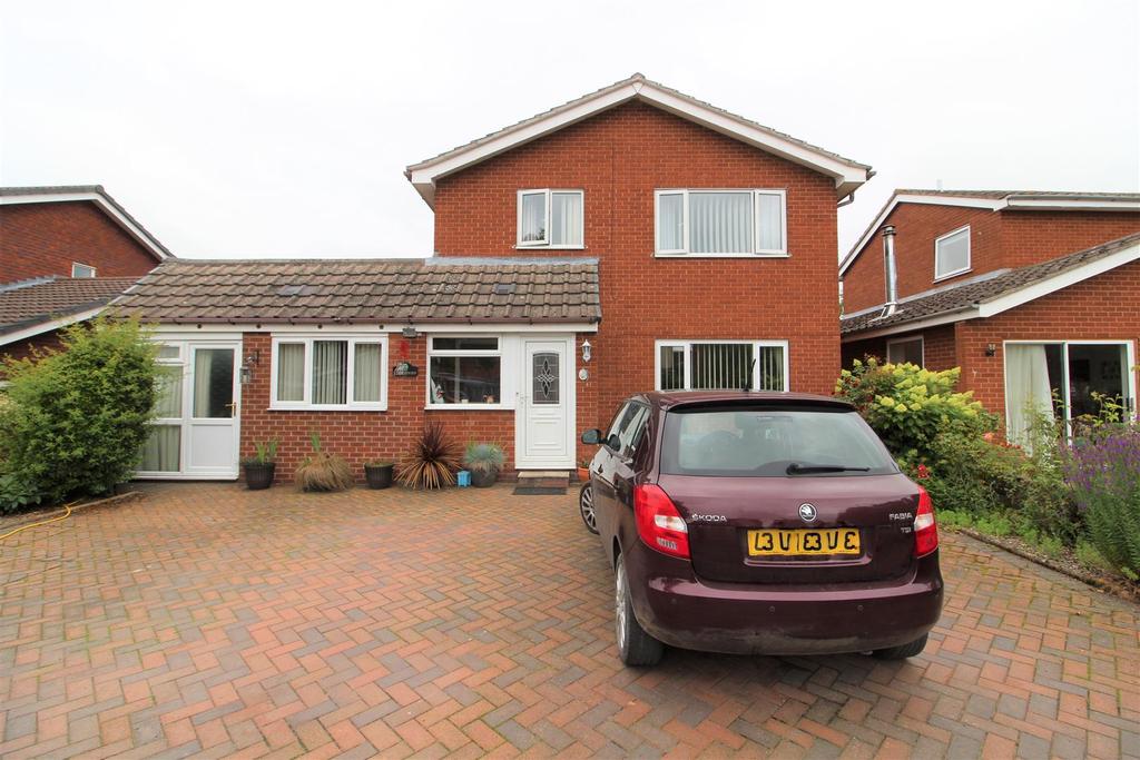 Oak Avenue, Penley, Wrexham 4 bed detached house £285,000