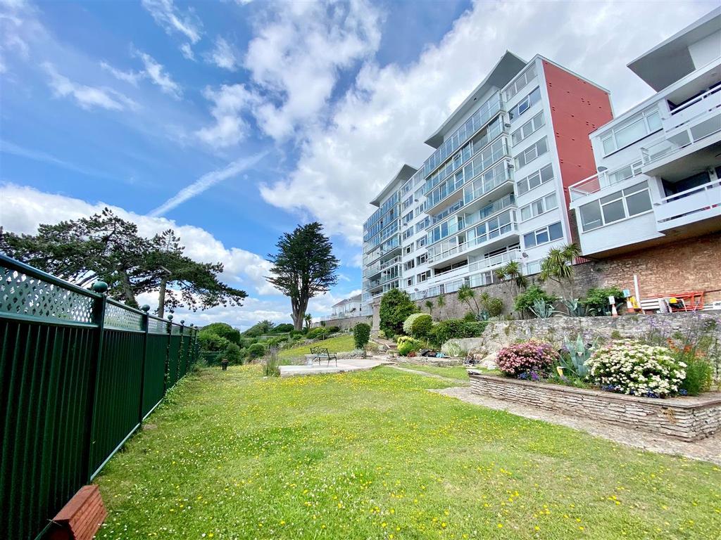 St. Lukes Road South, Torquay 2 bed apartment £250,000