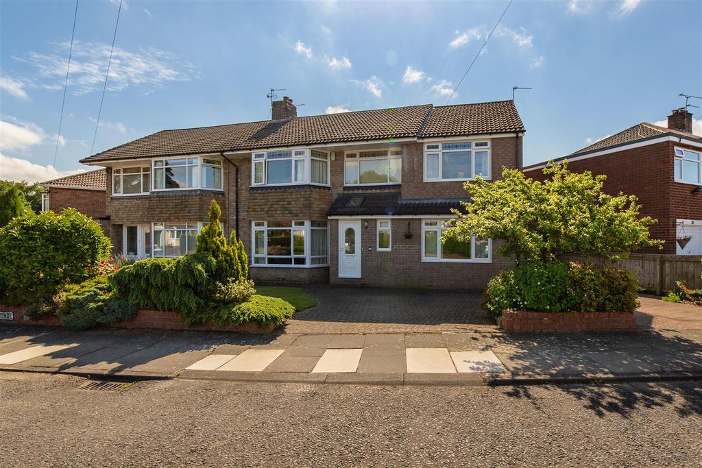 Easedale Avenue, Melton Park, Gosforth 5 bed semidetached house £400,000