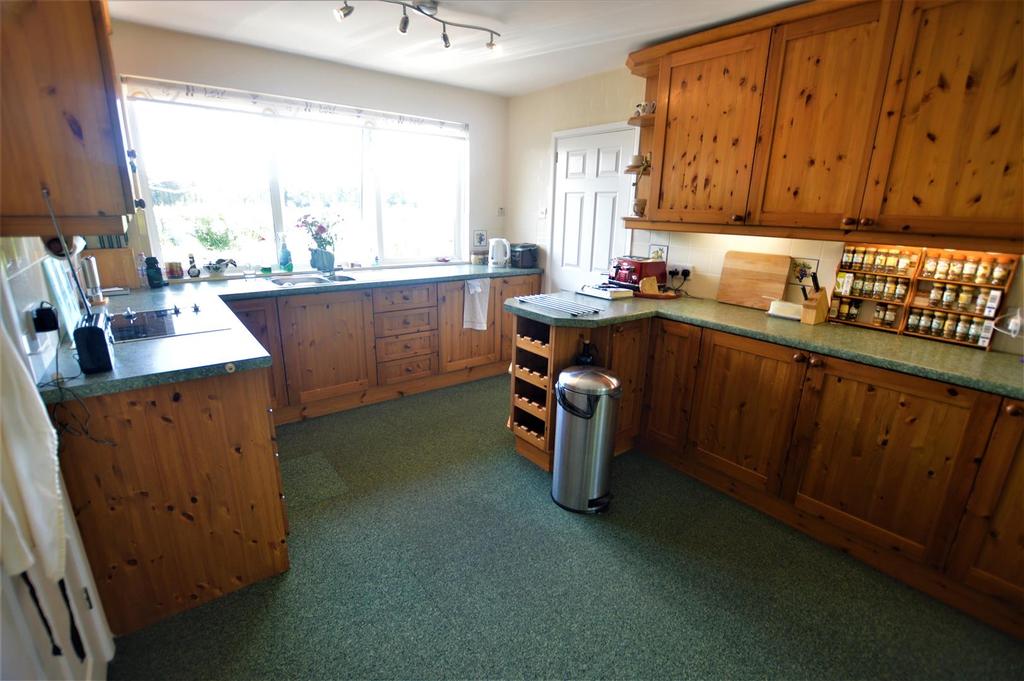 Kitchen.JPG