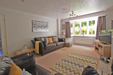 20 Highclere Road, Great Notley, Braintree, CM77 7WX