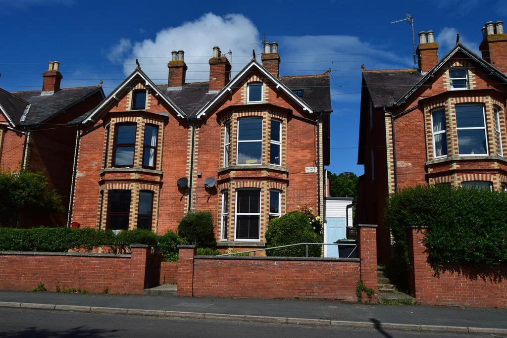 211 St. Andrews Road, Bridport 1 bed apartment £750 pcm (£173 pw)