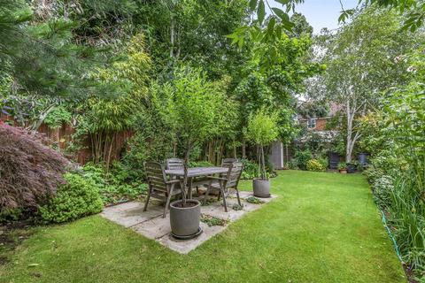 2 Scholars Walk, Guildford, GU2 7TR