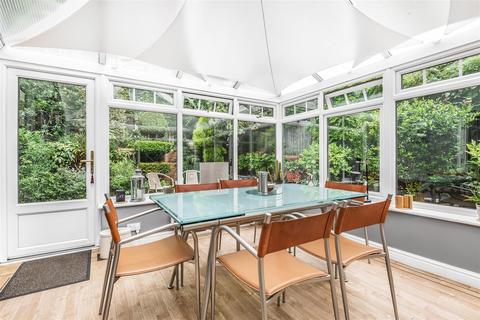 2 Scholars Walk, Guildford, GU2 7TR