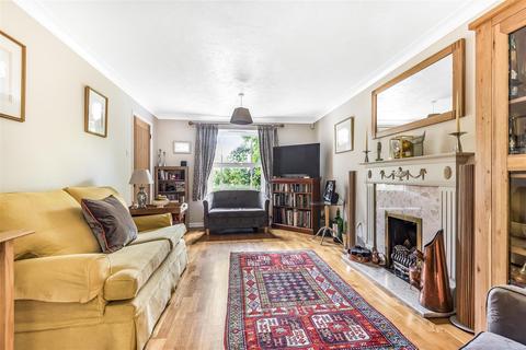 2 Scholars Walk, Guildford, GU2 7TR