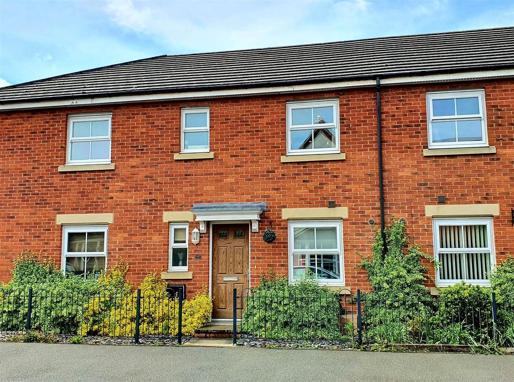 Welland Road, Hilton, Derby 3 bed terraced house £185,000