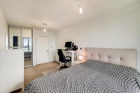 2 bedroom flat for sale - Hoe Street, London