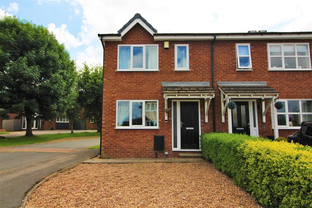 Woodlands Drive, Skelmanthorpe, Huddersfield, HD8 9DB 3 bed end of