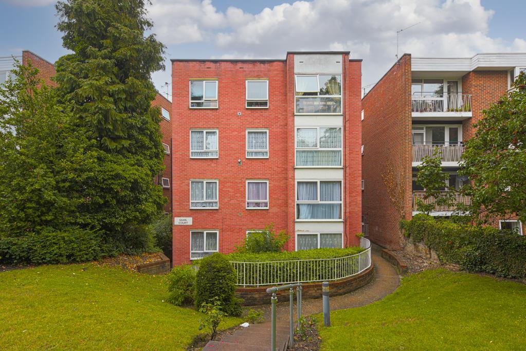 Brighton Road, Sutton 2 bed flat for sale £305,000