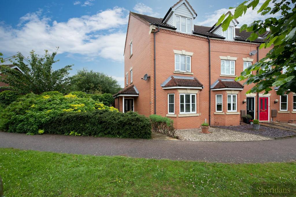 Manning Road, Bury St. Edmunds 3 bed end of terrace house £345,000