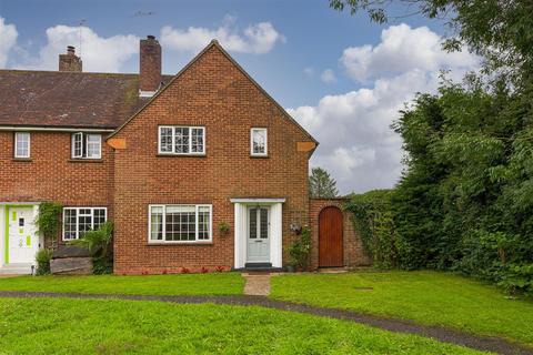8 The Smithers, Brockham, Betchworth, RH3 7LF