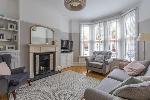 49 Amesbury Road, Cardiff, CF23 5DX
