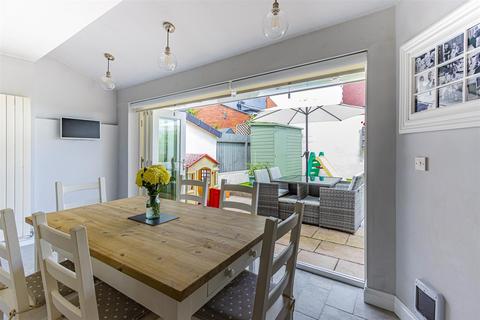49 Amesbury Road, Cardiff, CF23 5DX